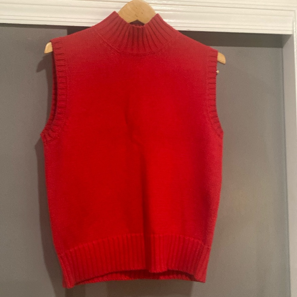 Bill blass, red sleeveless mock turtleneck sweater M